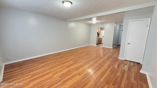 Building Photo - 729 E Court Ave