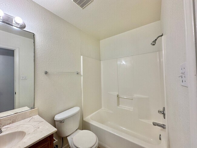Building Photo - 2608 Seabiscuit Dr