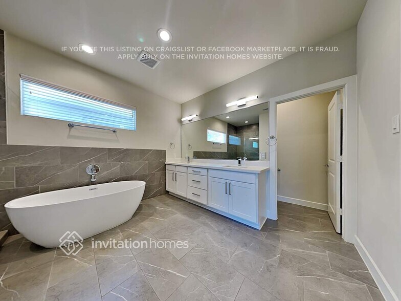 Building Photo - 10410 Executive Lake Dr