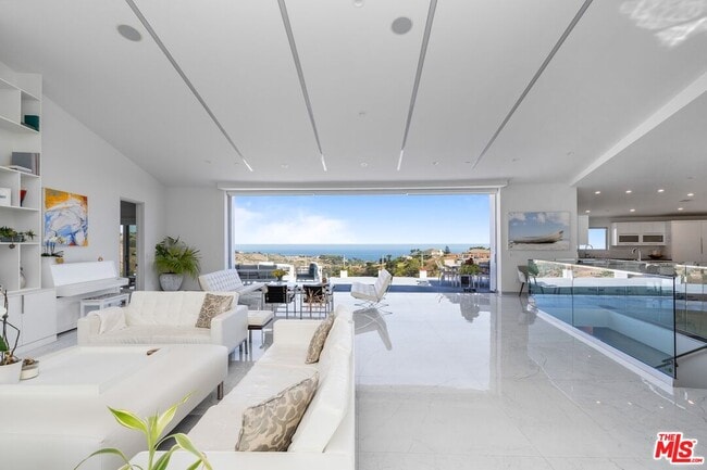 Building Photo - 28405 Via Acero