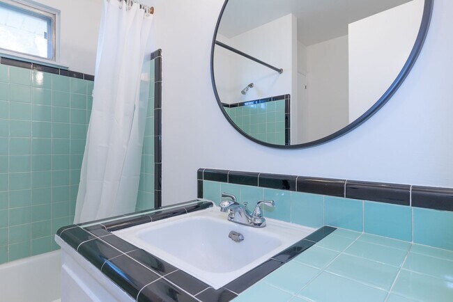 Building Photo - 3 Bed 1.5 Bath in Great Midtown Location!
