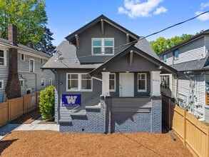 Building Photo - 4525 5th Ave NE