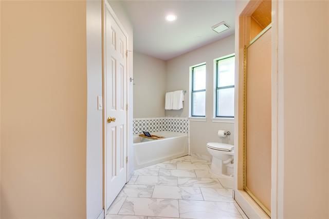 Building Photo - 3829 Townbluff Dr