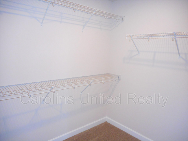 Building Photo - 843 Windage Wy