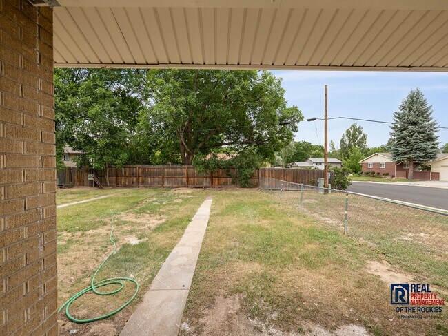 Building Photo - Beautifully Remodeled 2-Bed, 1-Bath Duplex...