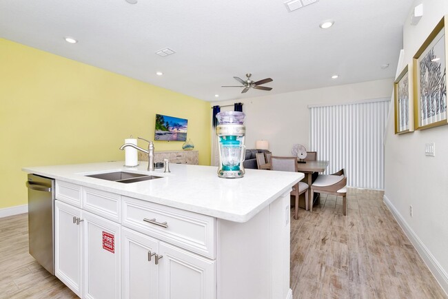 Building Photo - Margaritaville condo