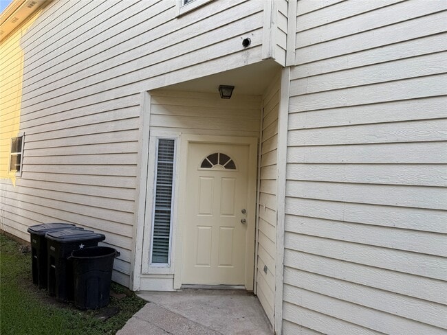 Building Photo - 6410 Waldron Dr