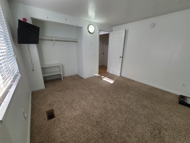 Bendroom 2 - 1353 Scenic View Ln