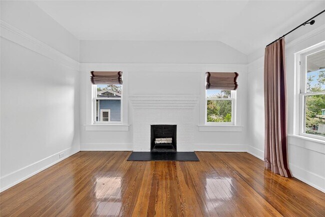 Building Photo - 3003 W Harbor View Ave