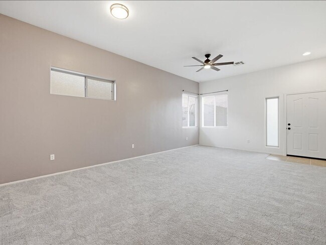 Building Photo - 601 E Pima Meadows Dr