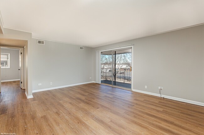 Building Photo - 11036 Kilpatrick Ave