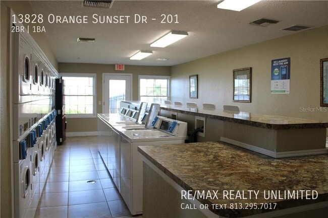 Building Photo - 13828 Orange Sunset Dr