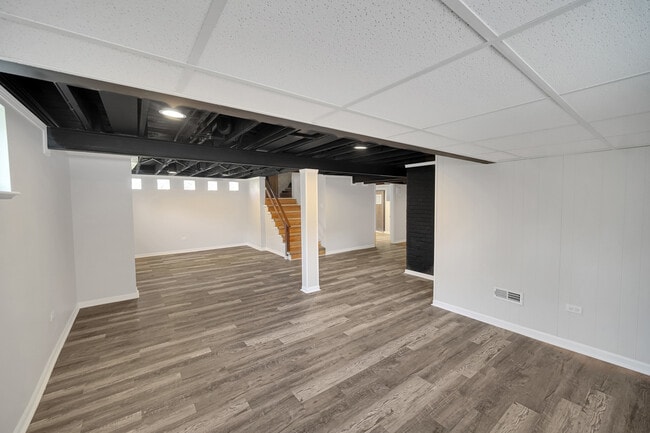 Building Photo - 9600 Kilpatrick Ave