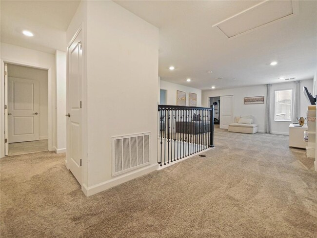 Building Photo - 9084 Sommerset Hills Dr