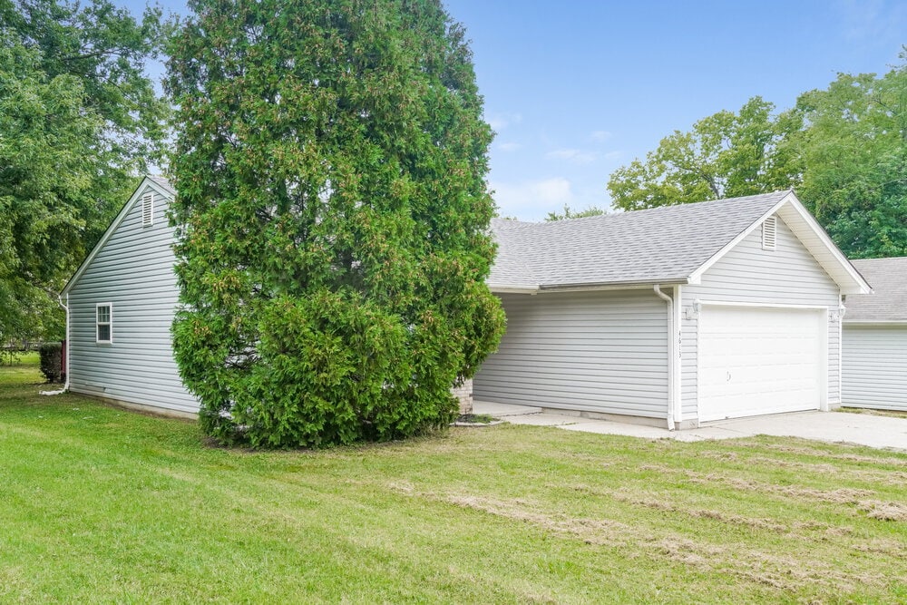 Building Photo - 4613 Lunenburg Dr