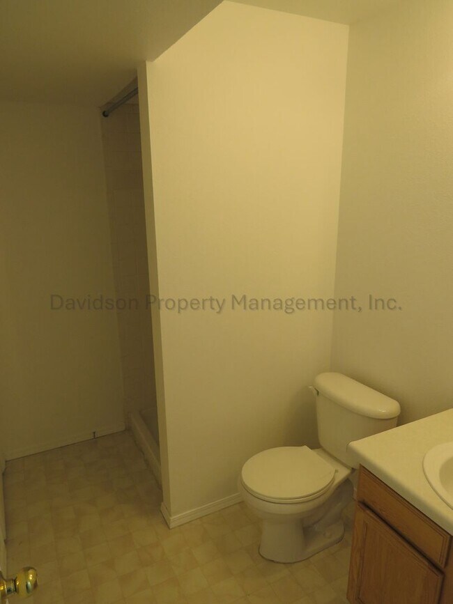 Building Photo - 2135 W Platte Ave