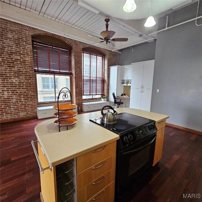 Building Photo - 507 N 13th St