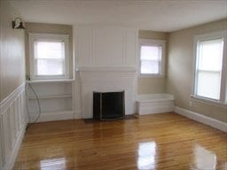 Building Photo - 1060 Pleasant St