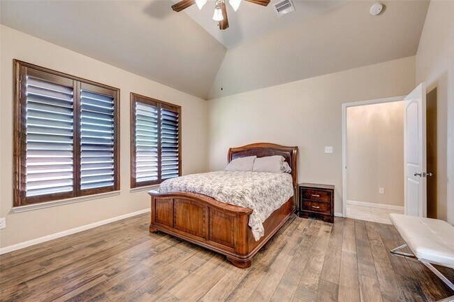 Building Photo - 23831 Villa Lisa Dr