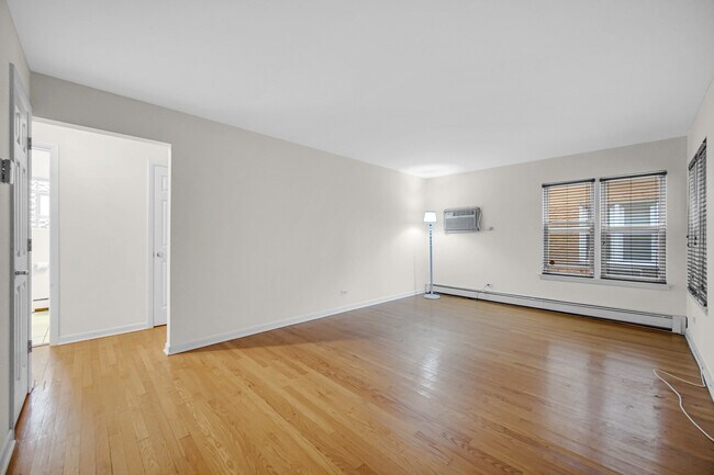 Building Photo - 2342 W 111th St