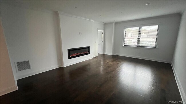 Building Photo - 40 Elmwood Ave