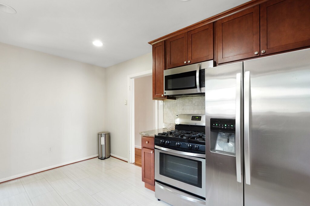 Building Photo - 5609 6th St S