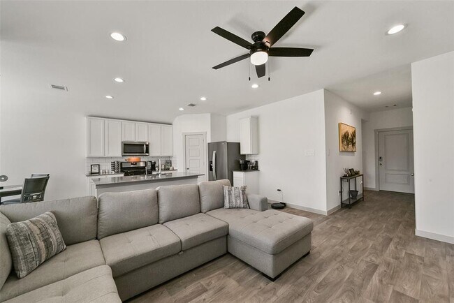 Building Photo - 7834 Golden Rubia Ln