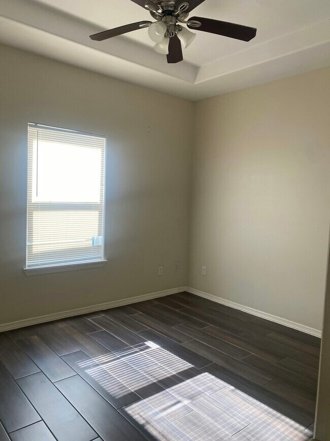 Building Photo - 4009 Whitewing Ave