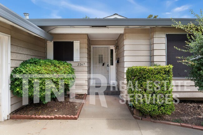 Building Photo - 2267 La Grama Dr