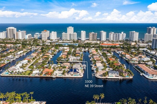 Building Photo - 3300 NE 39th St