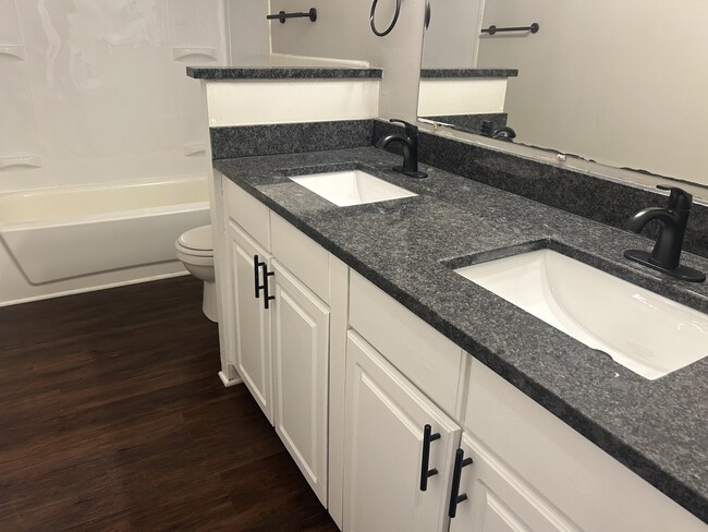 Building Photo - 5707 Gateway Dr