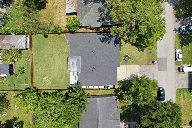 Building Photo - 8526 Cedel Dr
