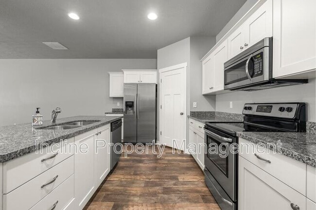 Building Photo - 5638 Island Ridge Dr