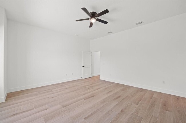 Building Photo - 21679 High Dr