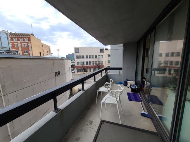 Building Photo - Kenmore Square - Balcony - Pool - Doorman - Garage Parking