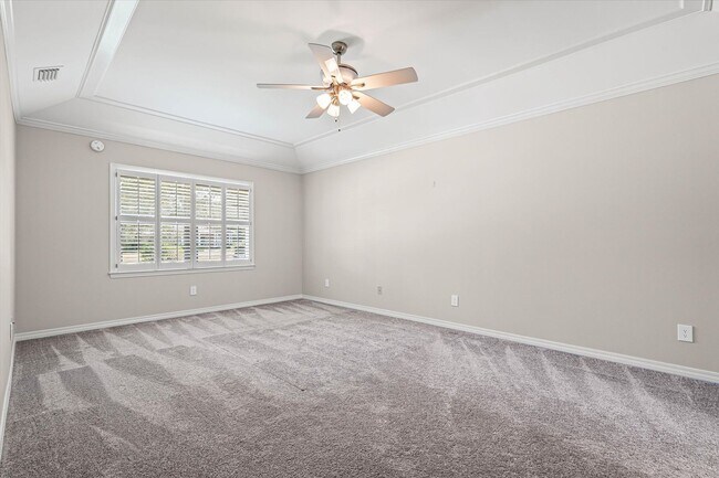 Building Photo - Spacious 4 Bedroom in Desirable Hickory Ridge