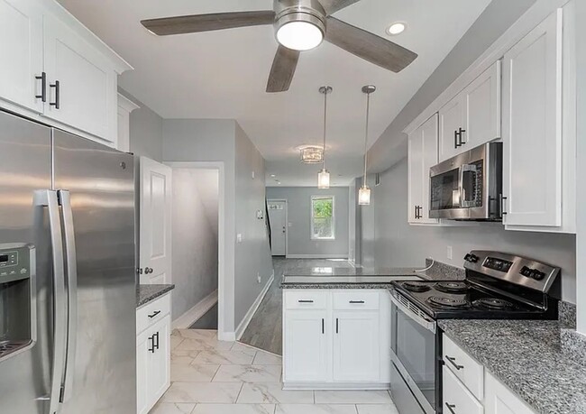 Building Photo - Stylish, Renovated Home Near Downtown Balt...