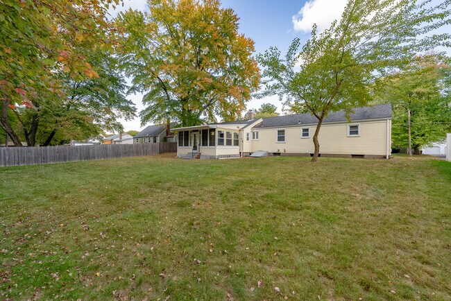Building Photo - 14 Alaimo Dr