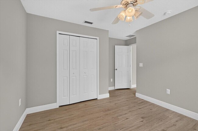Building Photo - 557 Lindsay Anne Ct