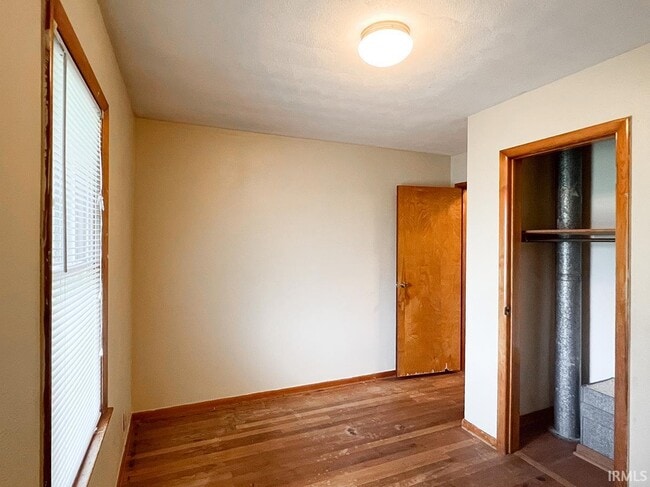 Building Photo - 4336 E 10th St