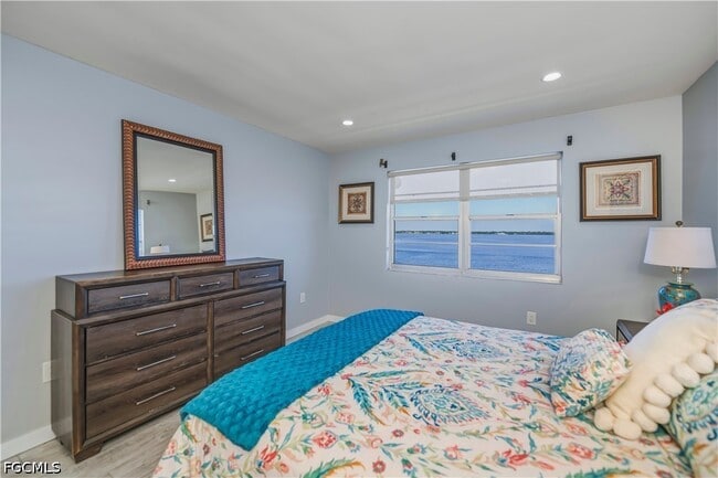 Building Photo - 1900 Clifford St