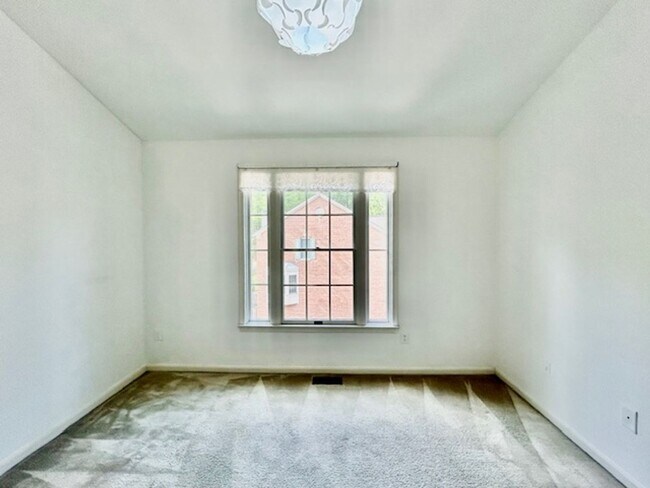 Building Photo - 7503 Westmore Dr