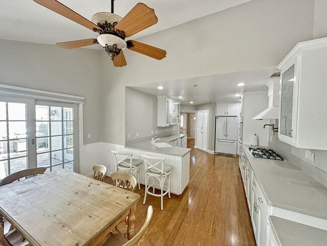 Building Photo - Elegant & Spacious 3BD Home | Pool Access,...