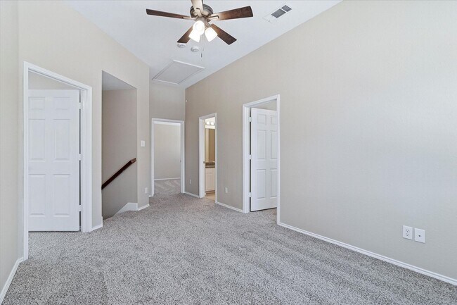Building Photo - Spacious 3 Bedroom, 2 Bath on a Corner Lot