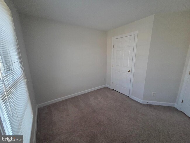 Building Photo - 8183 Skelton Cir