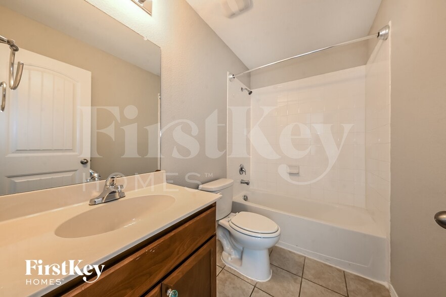 Building Photo - 2803 Englenook Dr