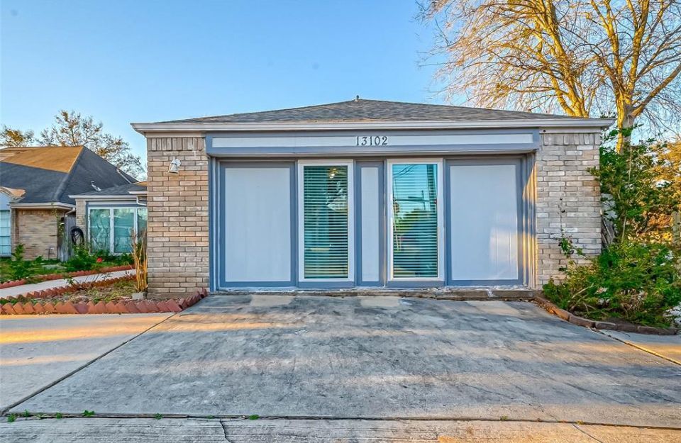 Building Photo - 13102 Richmond Ave.