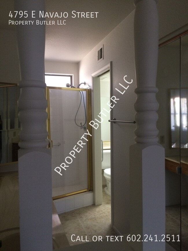 Building Photo - 4795 E Navajo St