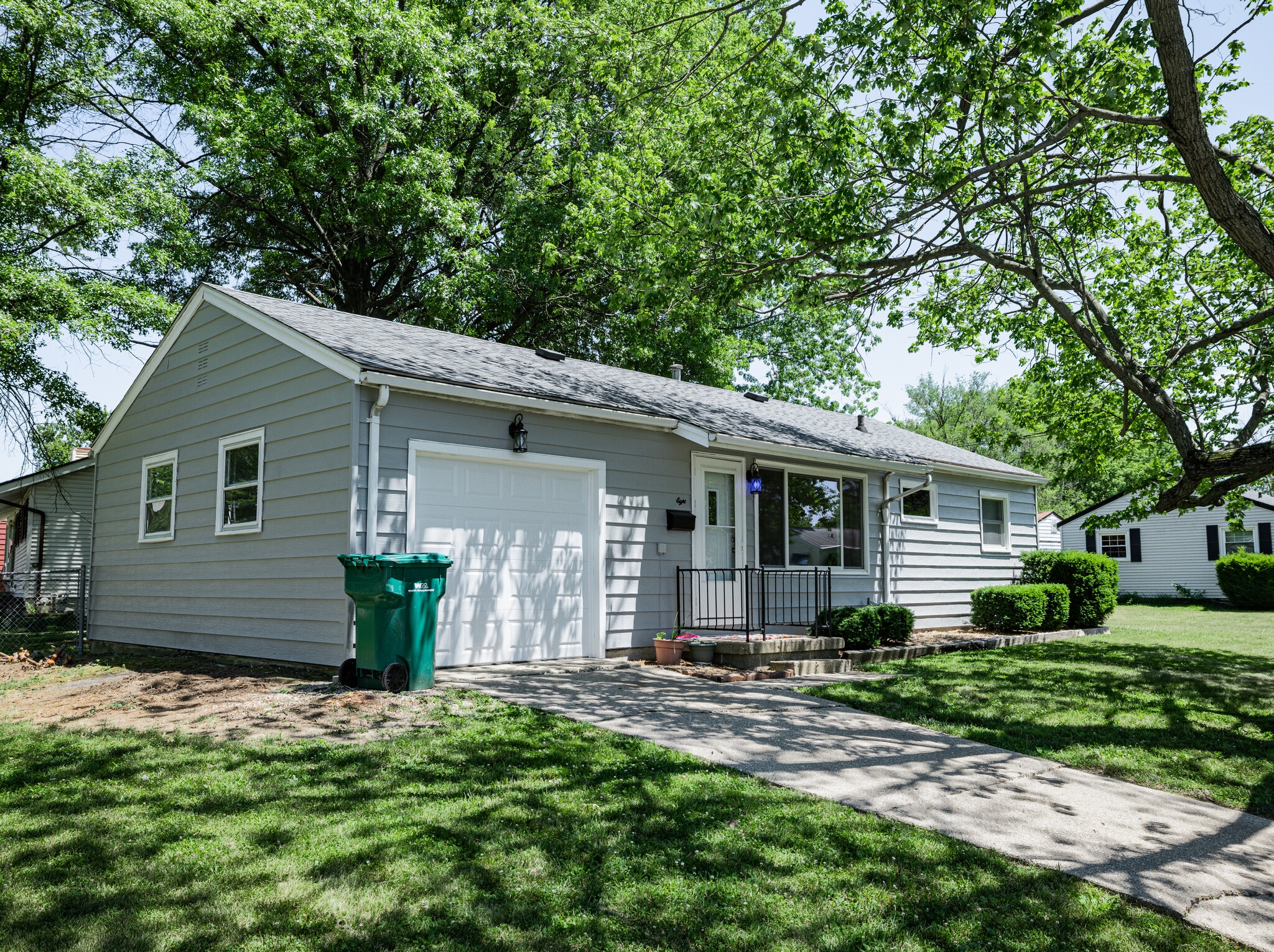 Building Photo - 8 Crestview Dr