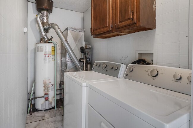 Building Photo - 22000 Cunningham Ave